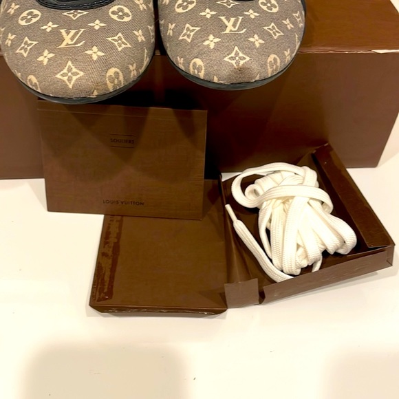 Vintage Louis Vuitton Blossom Monogram Sneakers - Picture 10 of 12